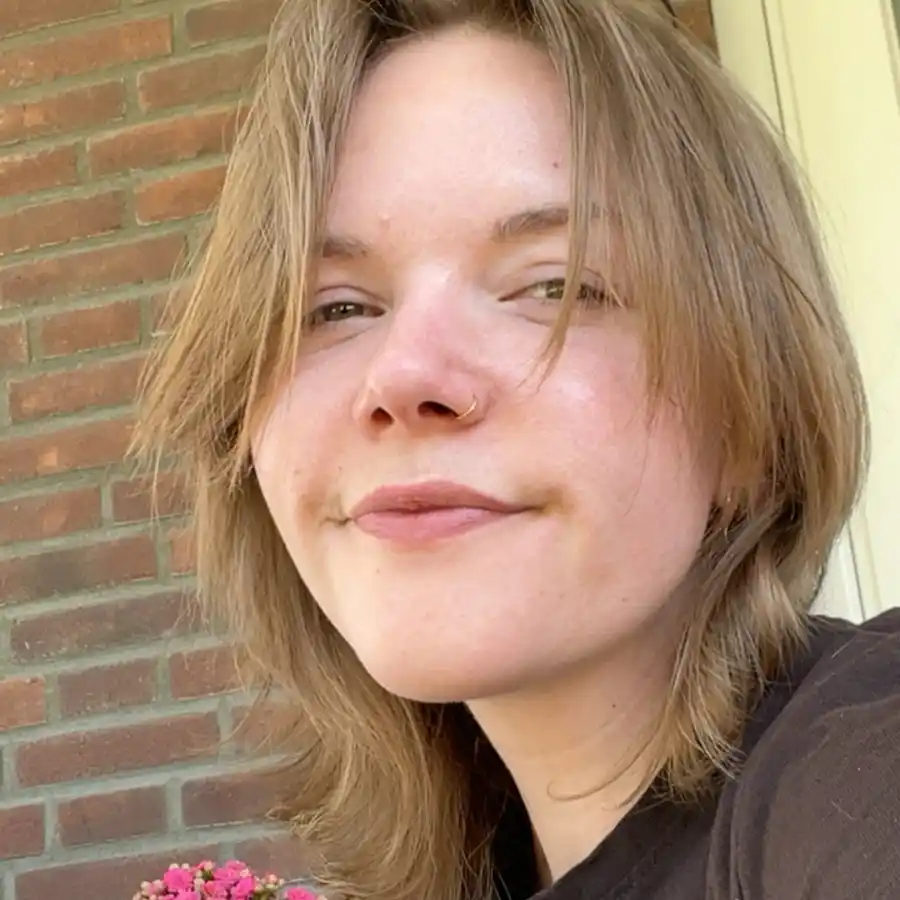 Unified alternate portrait of Sanne Peereboom